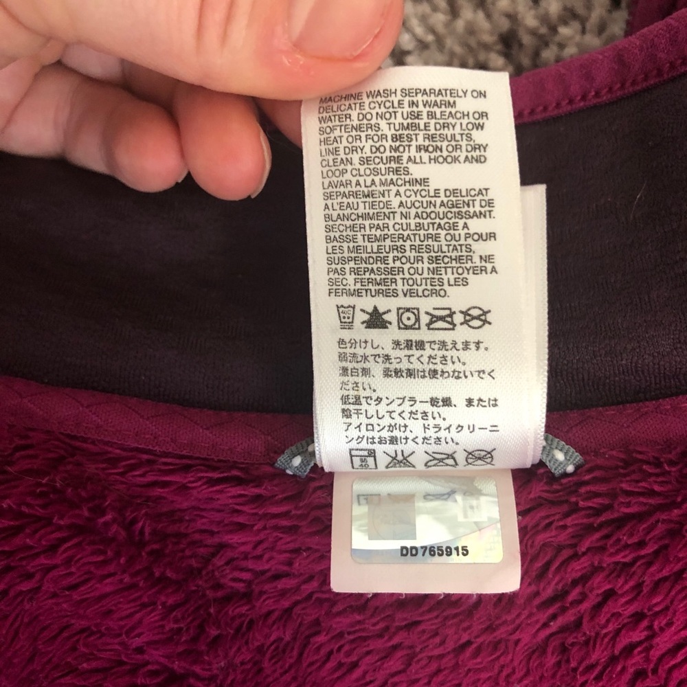 The North Face Magenta Fleece Jacket - Picture 12 of 13